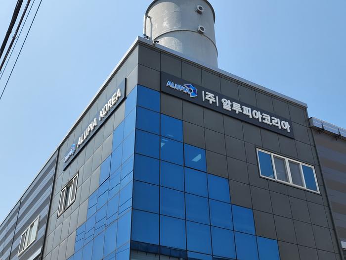 235149625_Pg7V3uor_545d0e76a9eb0ac81a2e37435e00e51b58487653.jpg 이미지크게보기